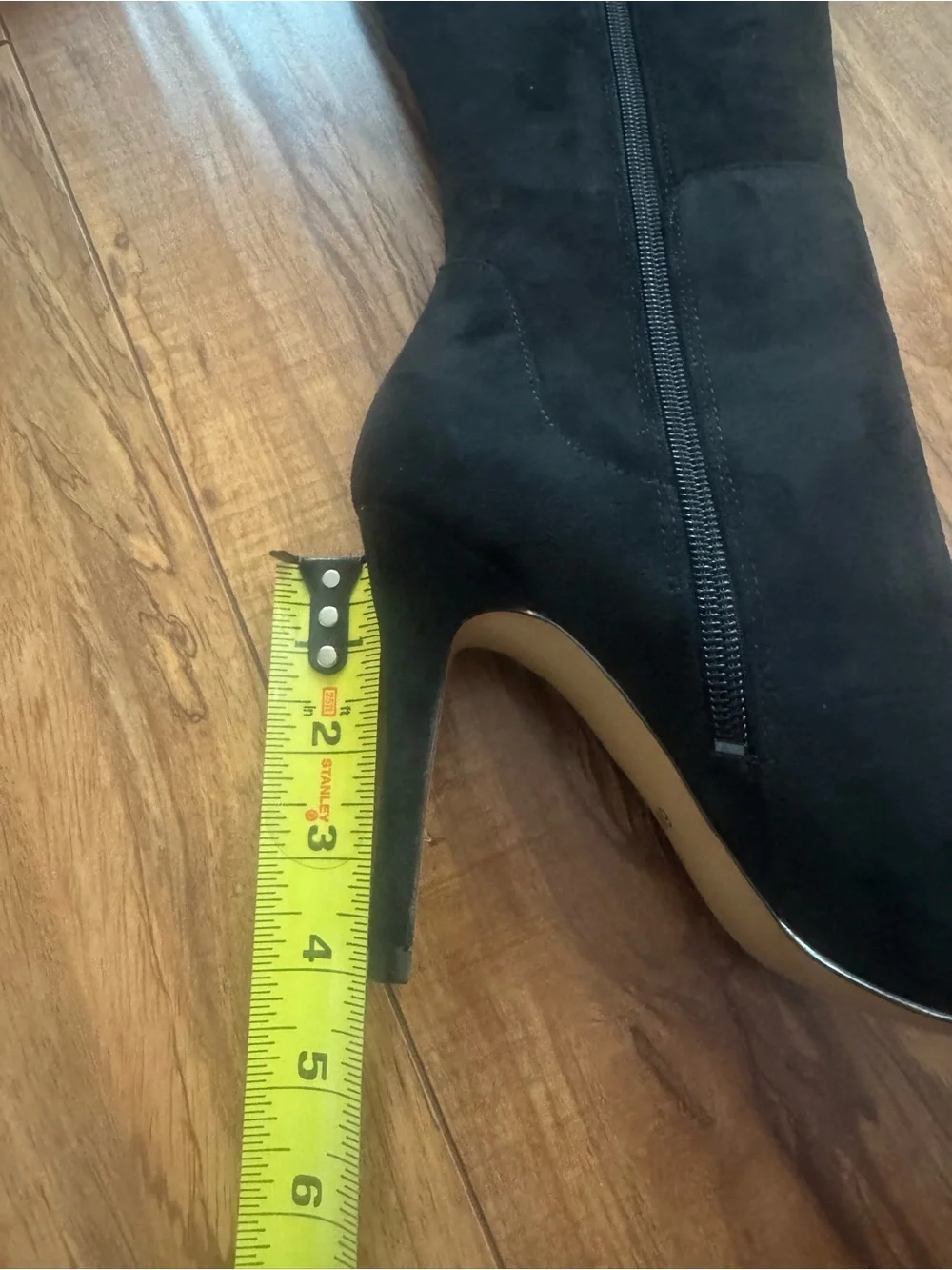 New NIB Neiman Marcus black faux suede tall boots featuring a pointed toe Sz 6